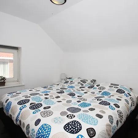Sea & Beach View Apartment *